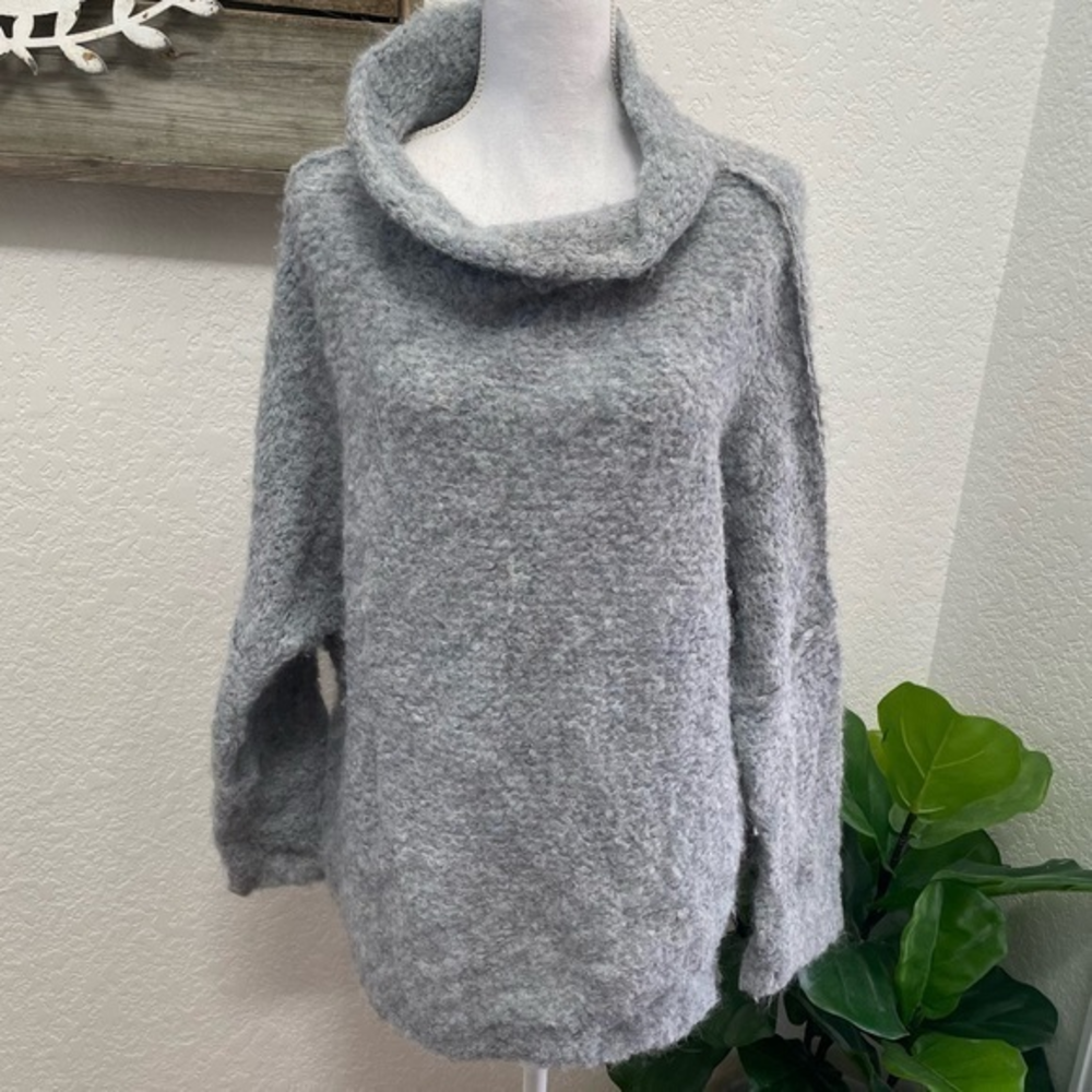 Free People She’s All That Pullover Alpaca Sweater XS gray blue oversized knit
